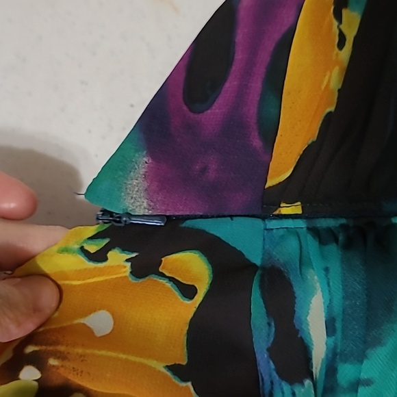 Adrianna Papell Boutique Colorful Backless Halter Style Dress size 6 - Picture 5 of 13